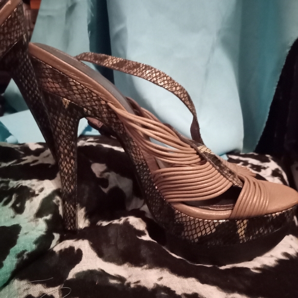 Joan & David Sz 7 Tan Snakeskin Stiletto Heels NWOT - Picture 10 of 10